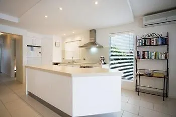 Skippers Cove Waterfront Resort Noosaville Apartmanhotel